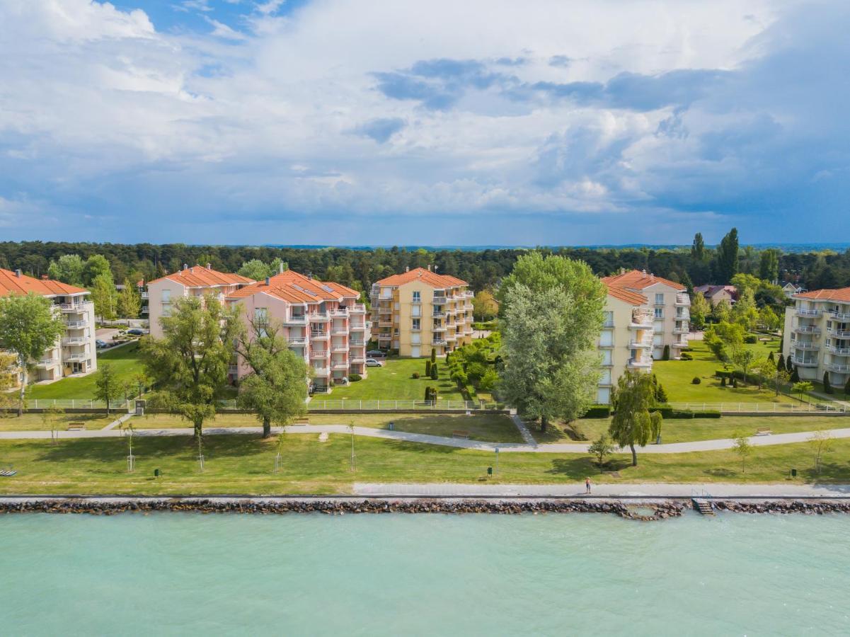 Myflat Golden Coast Panorama Apartment Siofok Bagian luar foto