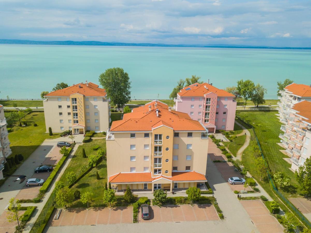 Myflat Golden Coast Panorama Apartment Siofok Bagian luar foto