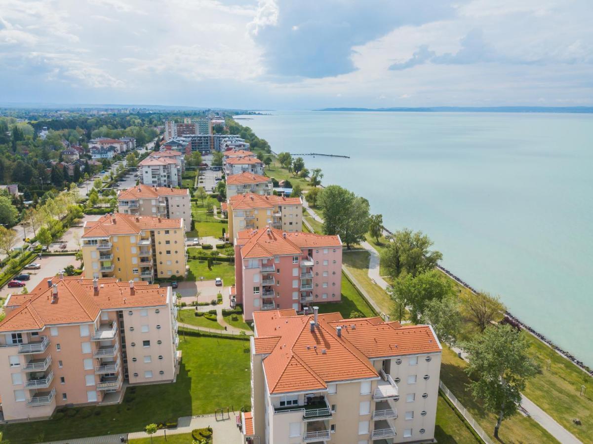 Myflat Golden Coast Panorama Apartment Siofok Bagian luar foto
