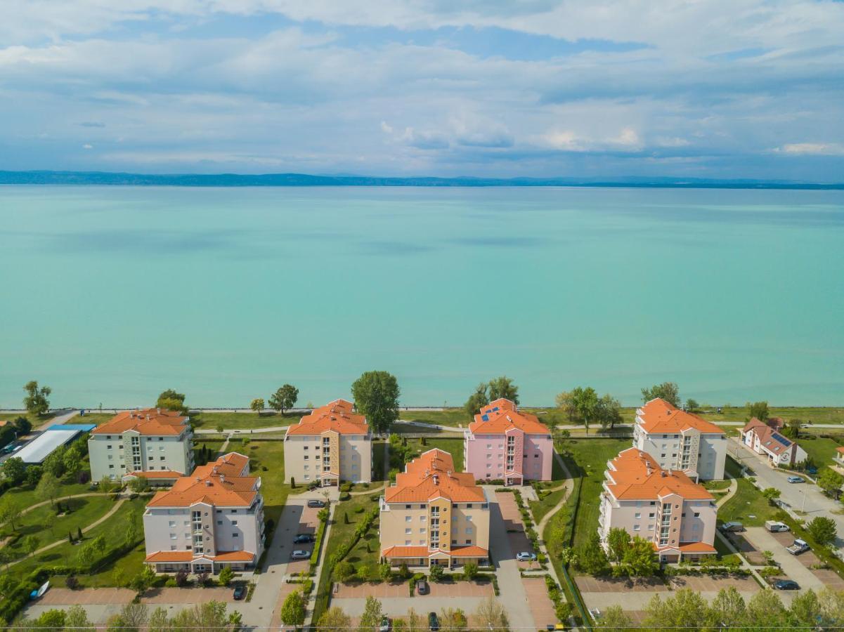Myflat Golden Coast Panorama Apartment Siofok Bagian luar foto