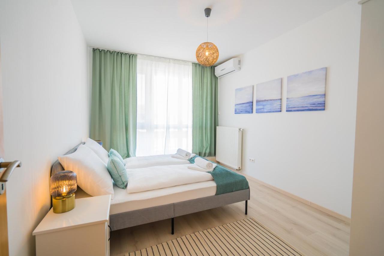 Myflat Golden Coast Panorama Apartment Siofok Bagian luar foto