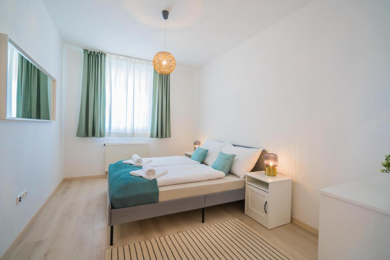 Myflat Golden Coast Panorama Apartment Siofok Bagian luar foto